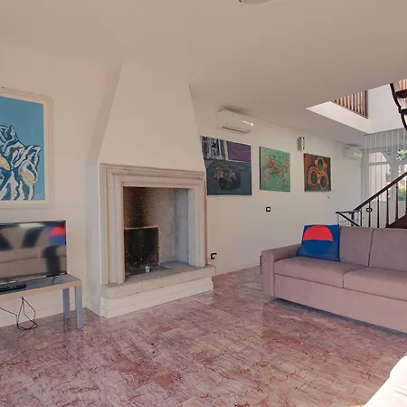 Lake View Apartment
