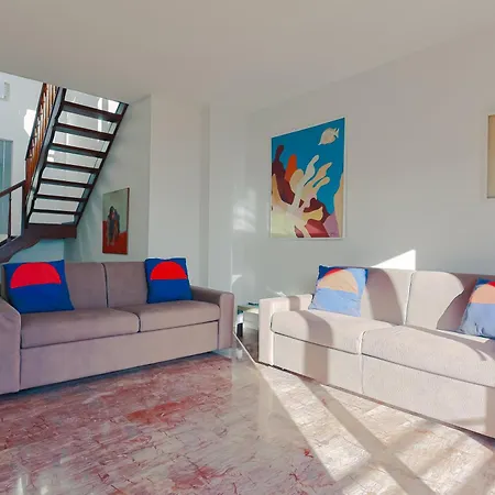 Lake View Apartment