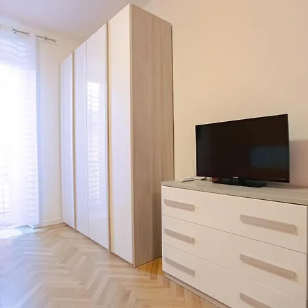 Apartment Lake View Gardone Riviera